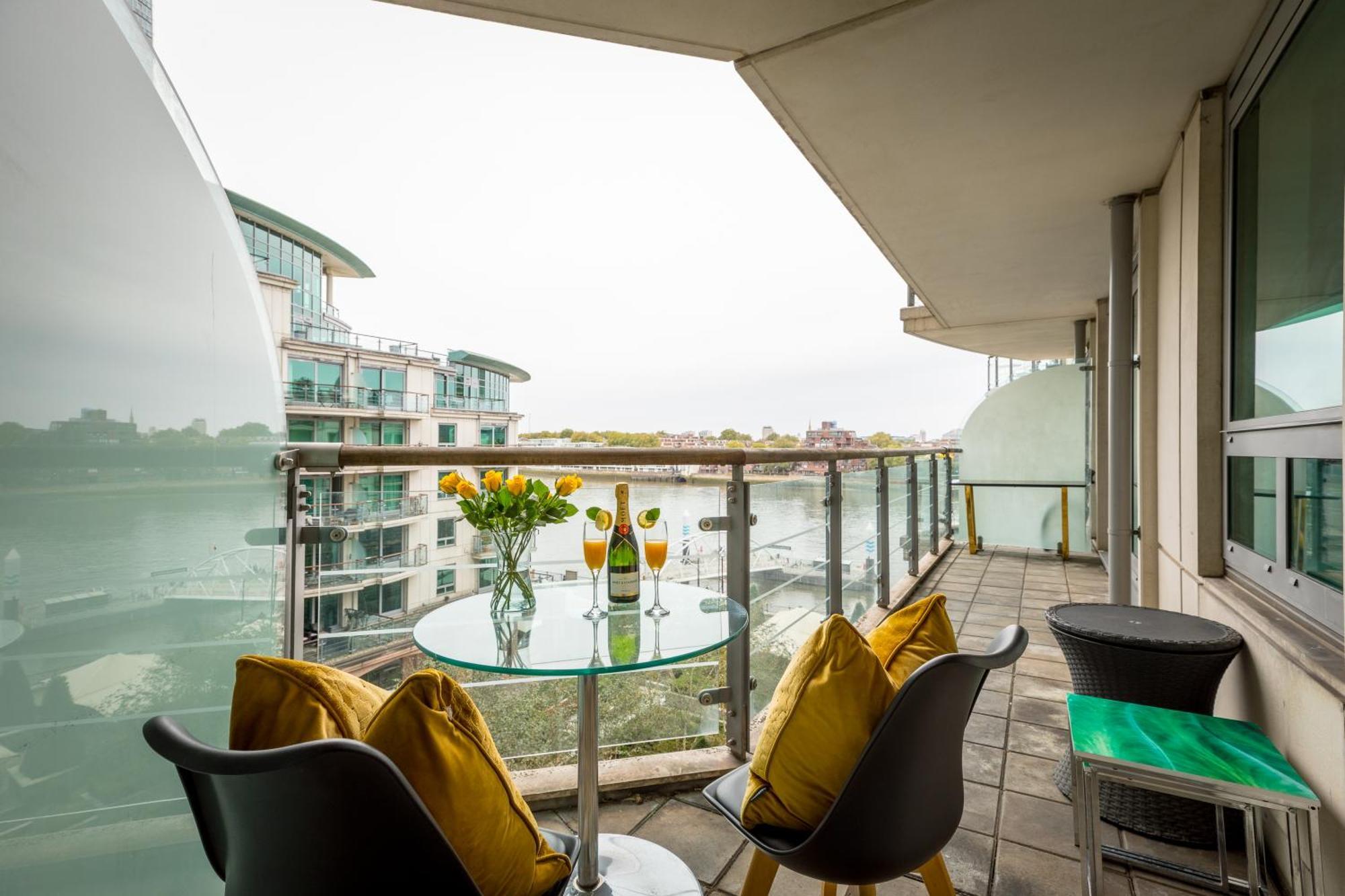 Best Thames View In Town! Large Luxxe Nomad Design Family Home ลอนดอน ภายนอก รูปภาพ